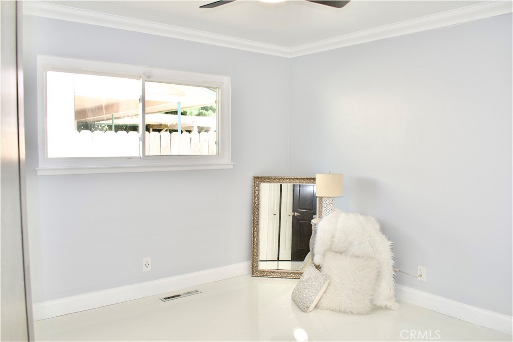 6548 N Callisch Ave, Fresno, CA 93710