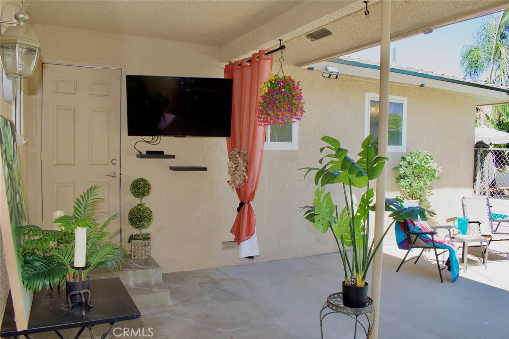 6548 N Callisch Ave, Fresno, CA 93710