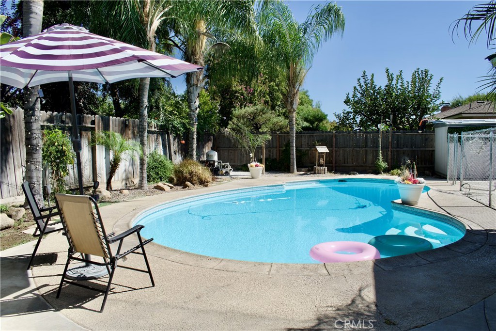 6548 N Callisch Ave, Fresno, CA 93710