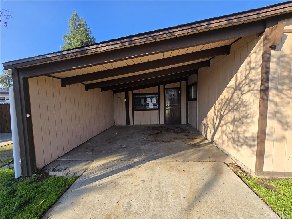 6569 N College Ave, Fresno, CA 93704