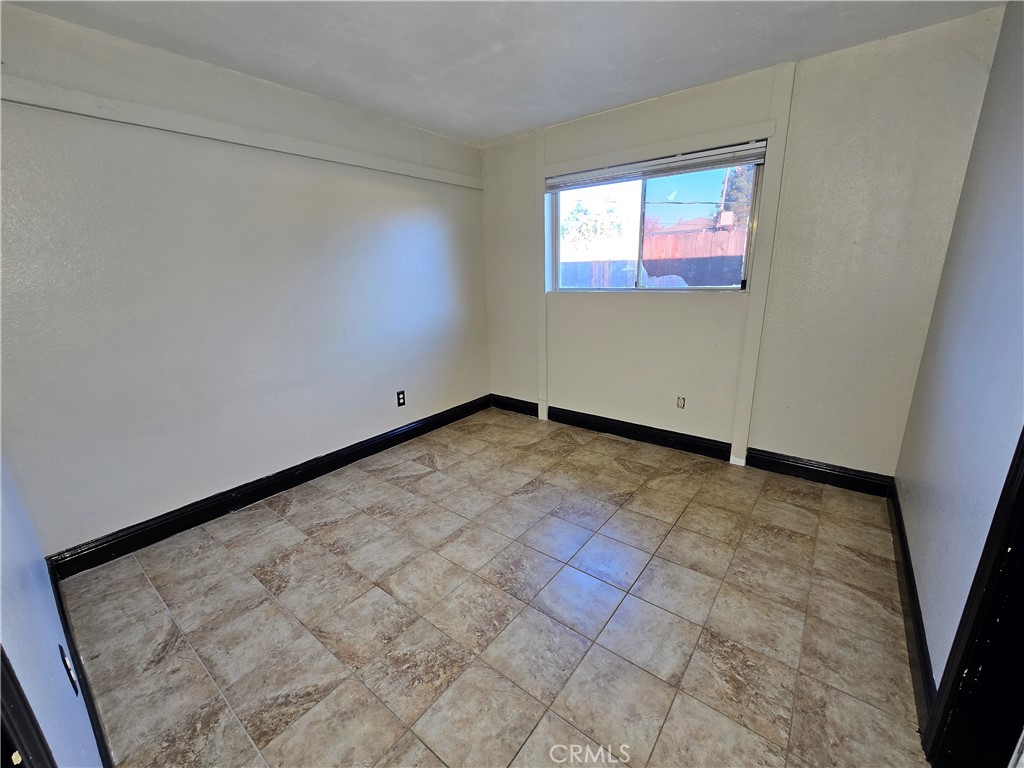 6569 N College Ave, Fresno, CA 93704