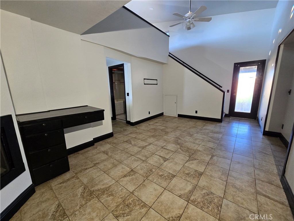 6569 N College Ave, Fresno, CA 93704