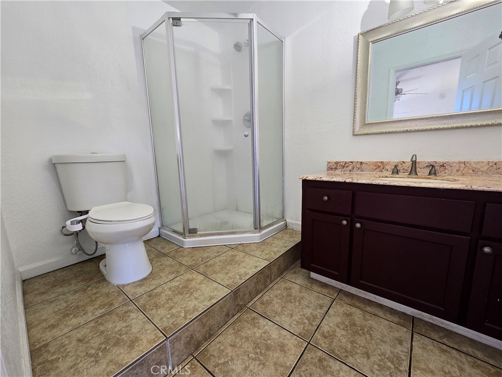 6569 N College Ave, Fresno, CA 93704