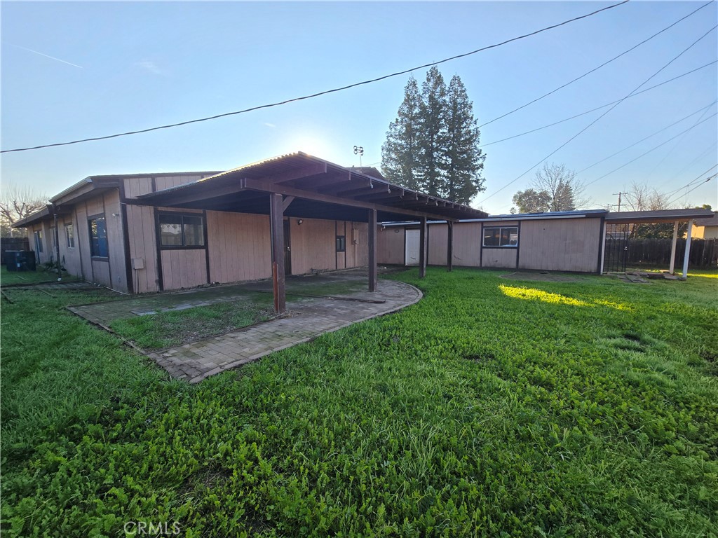 6569 N College Ave, Fresno, CA 93704