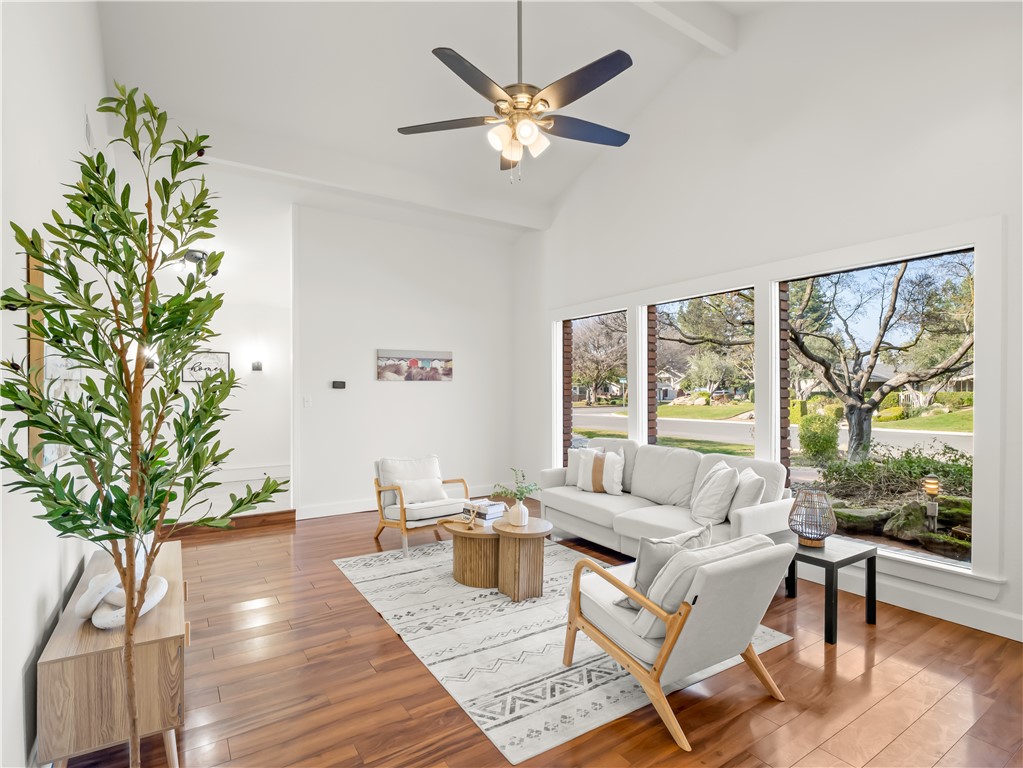 2527 W San Madele, Fresno, CA 93711