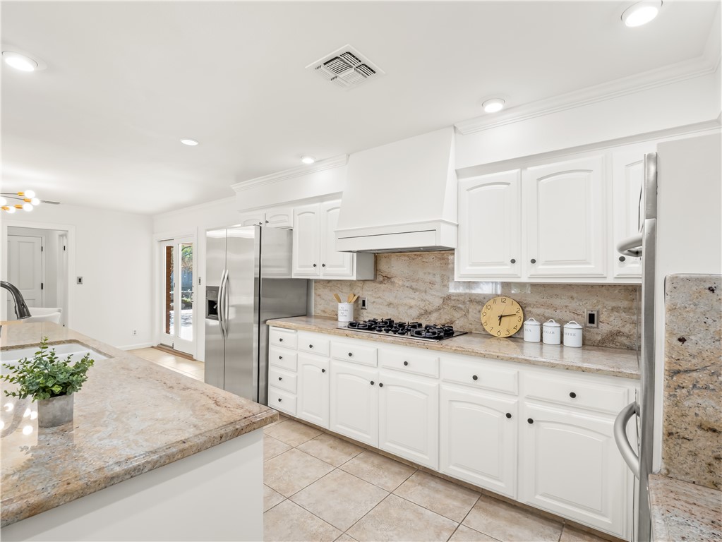 2527 W San Madele, Fresno, CA 93711