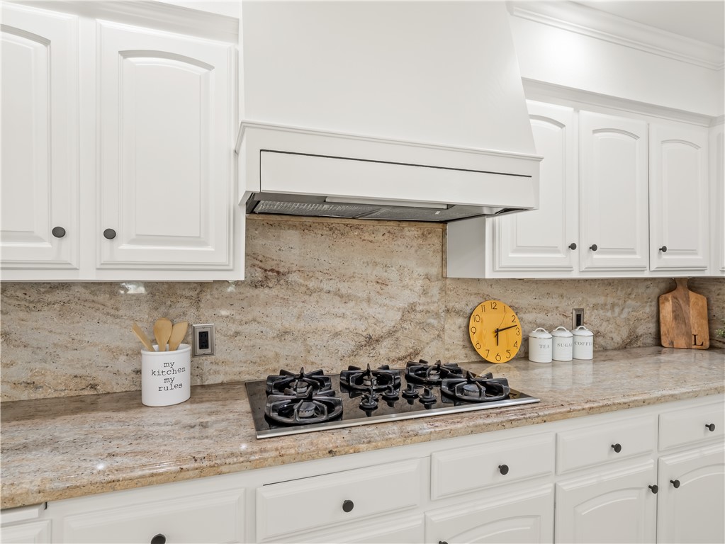 2527 W San Madele, Fresno, CA 93711