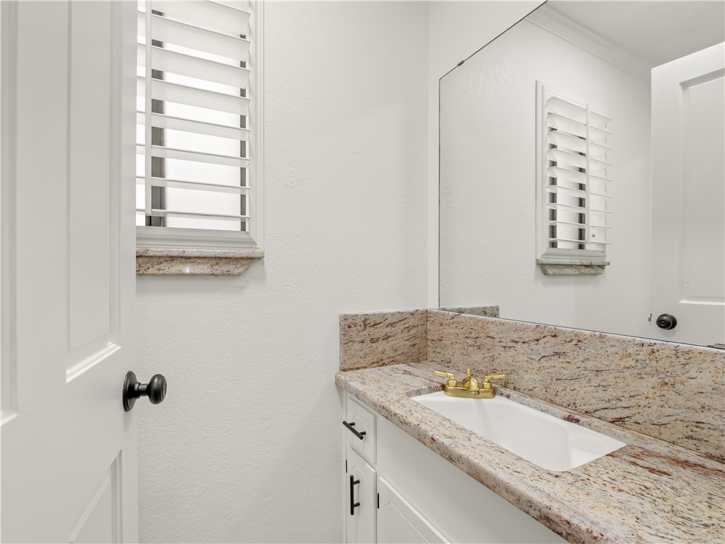 2527 W San Madele, Fresno, CA 93711