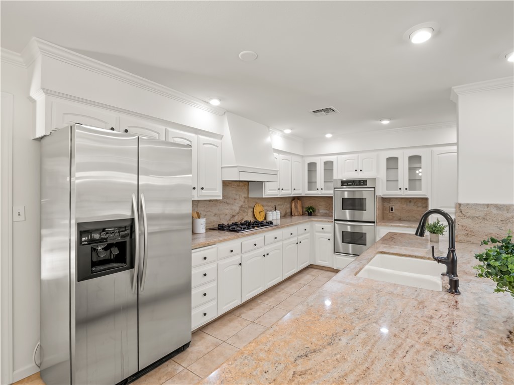 2527 W San Madele, Fresno, CA 93711