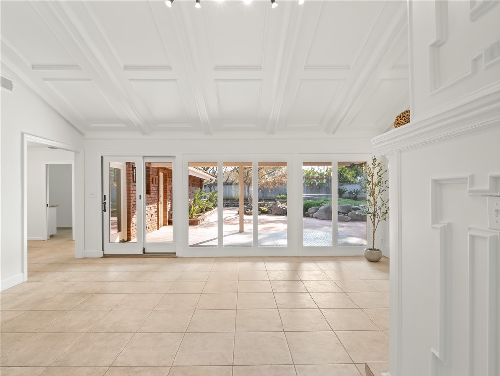 2527 W San Madele, Fresno, CA 93711