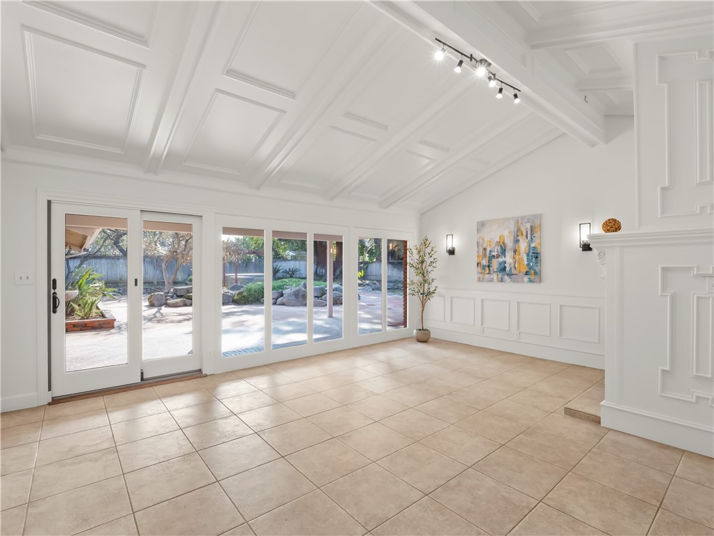 2527 W San Madele, Fresno, CA 93711