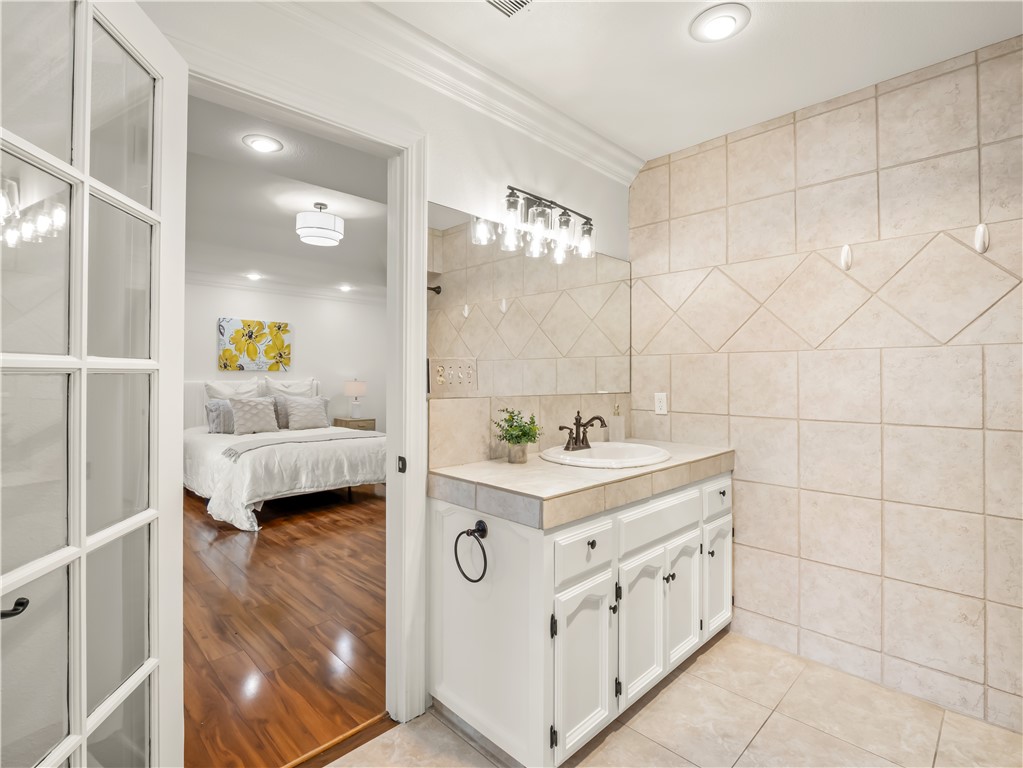 2527 W San Madele, Fresno, CA 93711