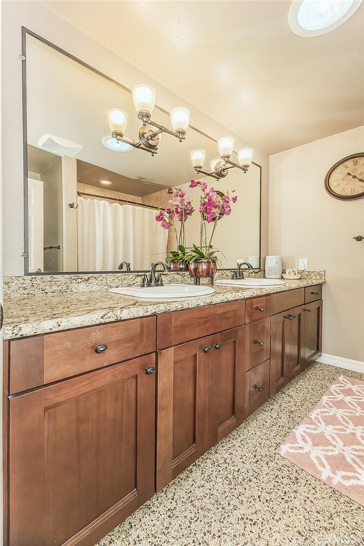 5644 N Hazel, Fresno, CA 93711