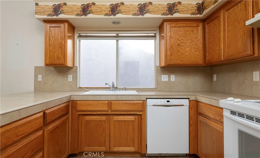 4514 W Oswego, Fresno, CA 93722