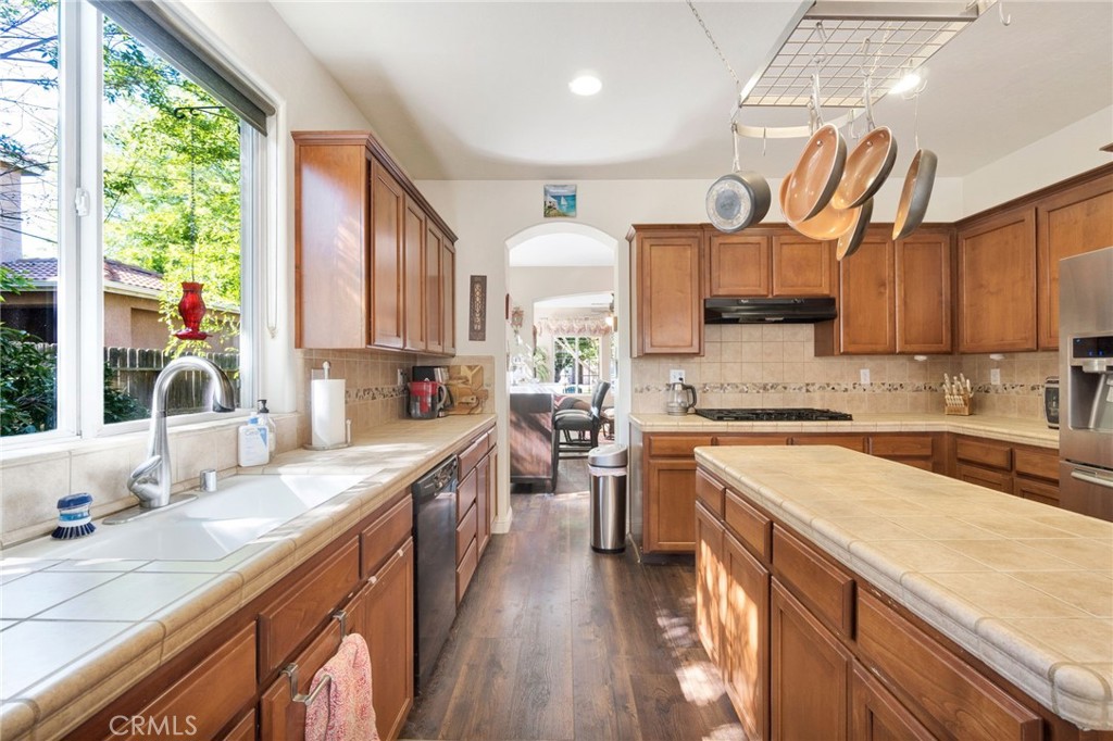 6367 E Dayton Ave, Fresno, CA 93727