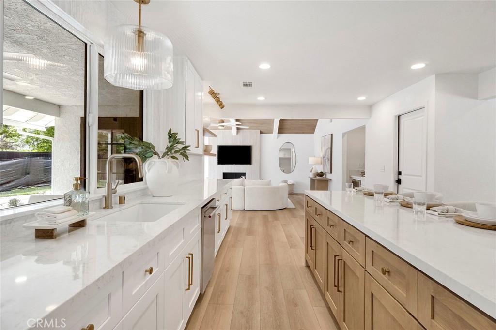 3737 W Minarets Ave, Fresno, CA 93711