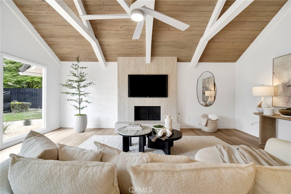 3737 W Minarets Ave, Fresno, CA 93711