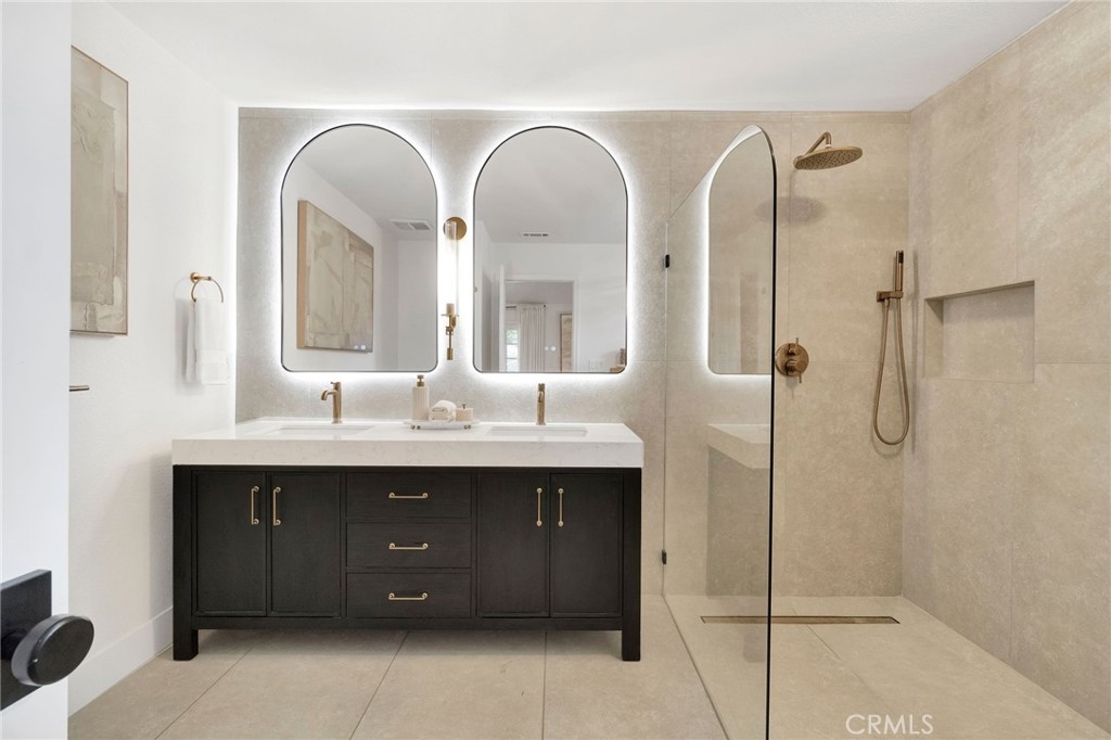 3737 W Minarets Ave, Fresno, CA 93711