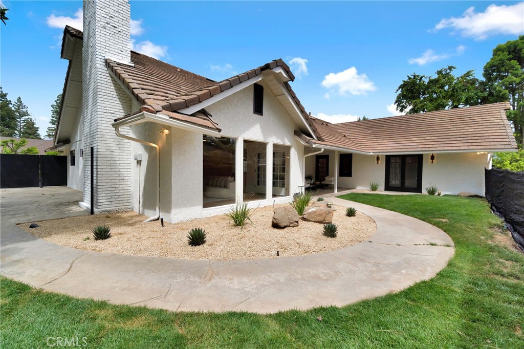 3737 W Minarets Ave, Fresno, CA 93711