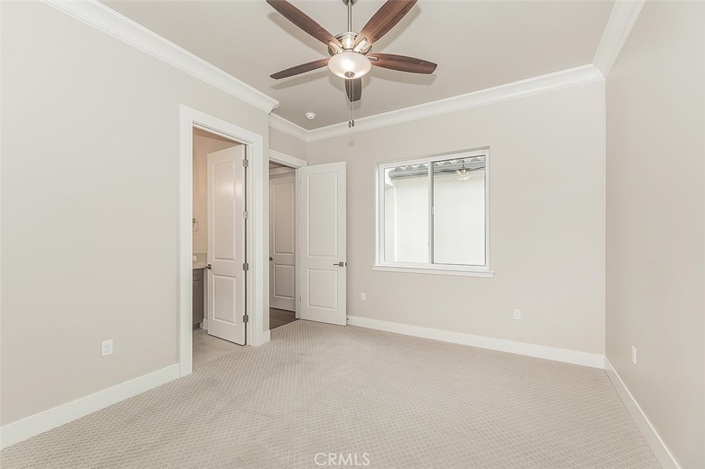 11421 N Live Oak Dr, Fresno, CA 93730