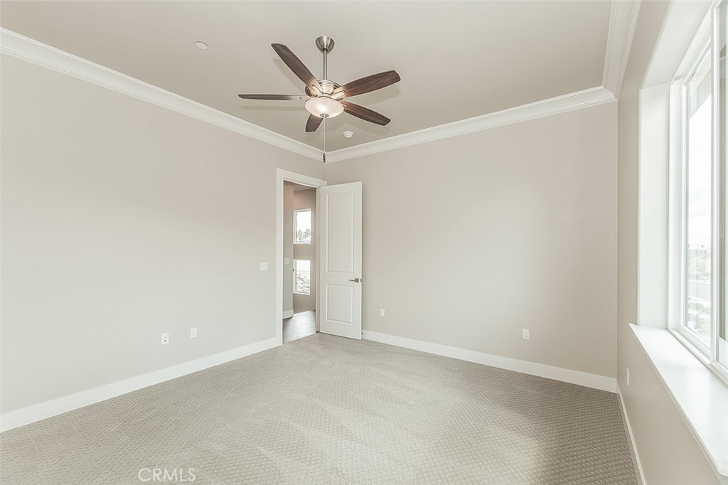 11421 N Live Oak Dr, Fresno, CA 93730