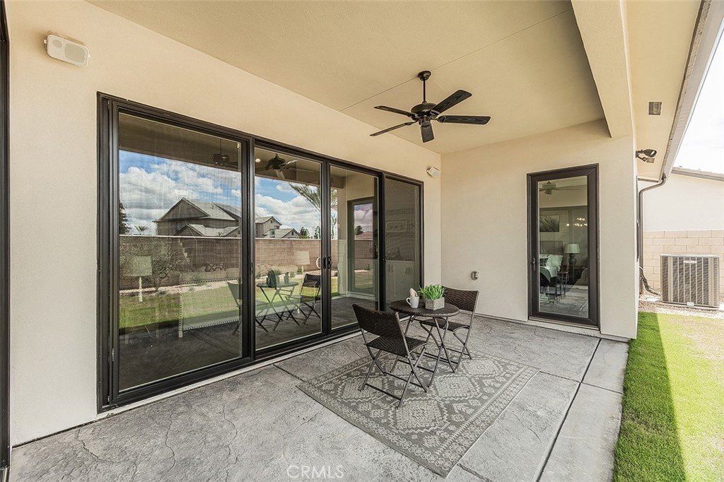 11421 N Live Oak Dr, Fresno, CA 93730