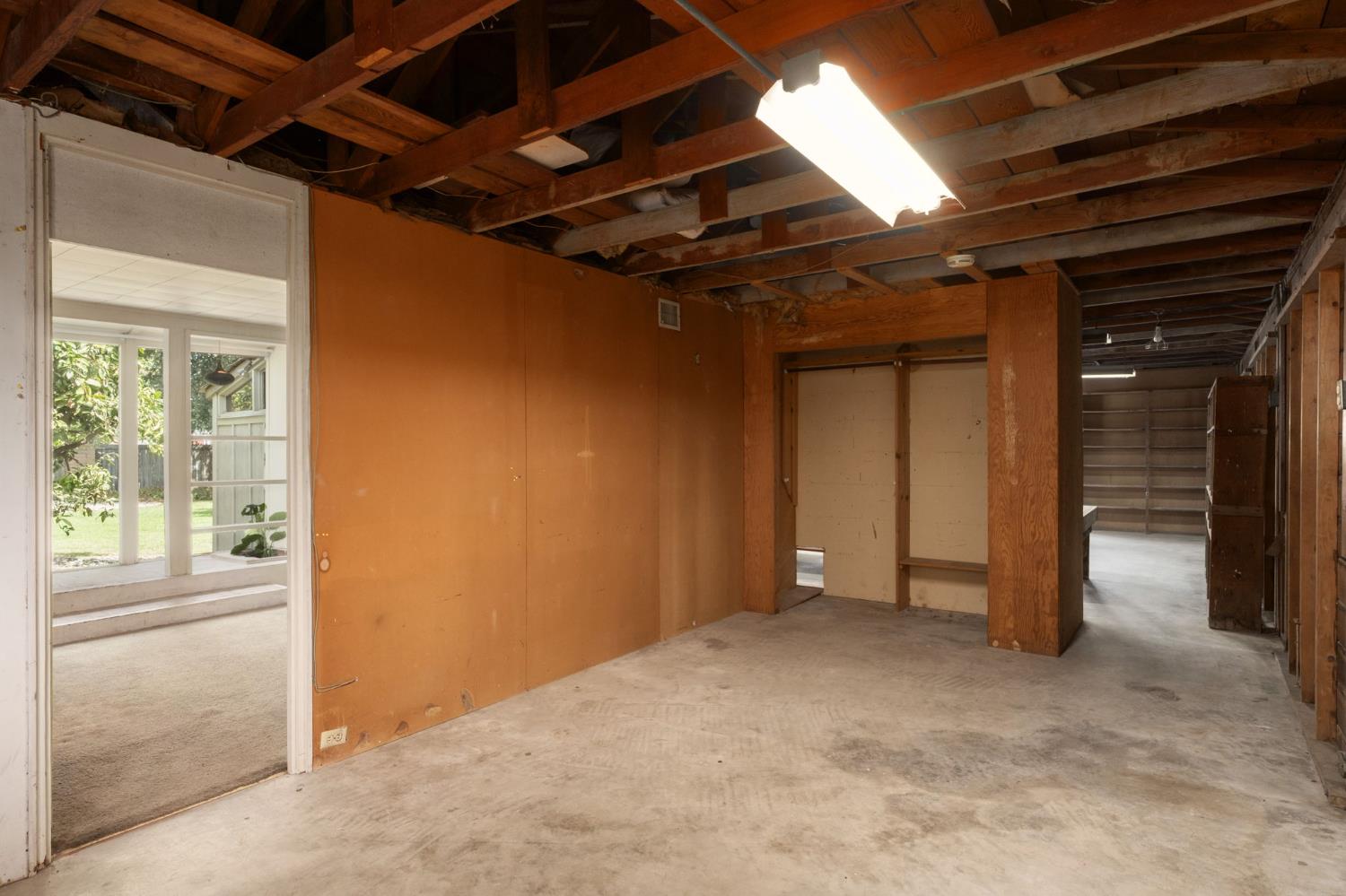 1685 W Robinwood Ln, Fresno, CA 93711