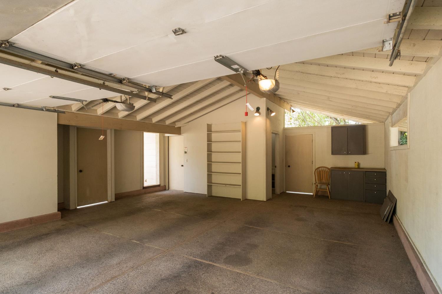 1685 W Robinwood Ln, Fresno, CA 93711