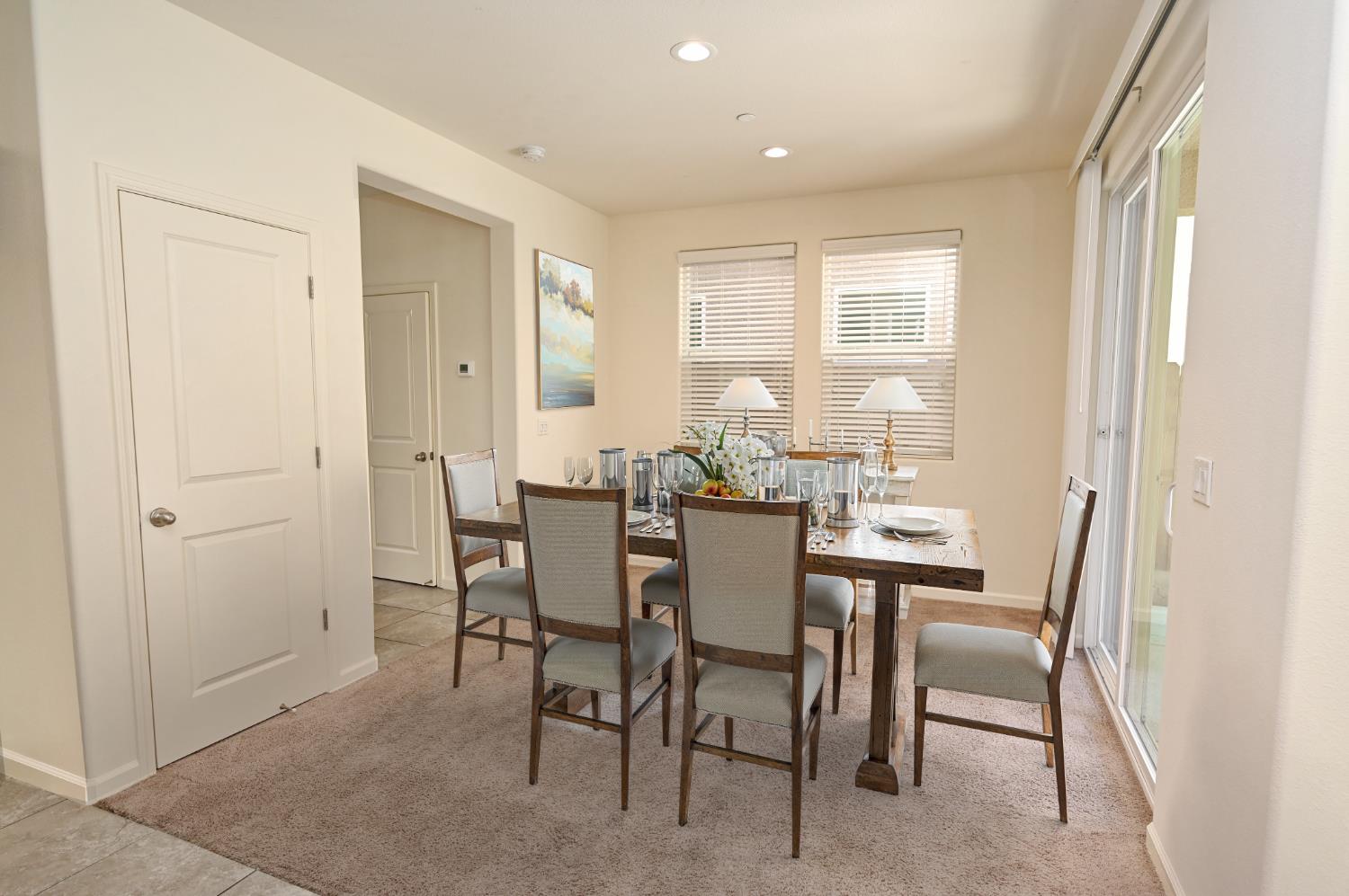 6293 E Valley Edge Dr, Fresno, CA 93727