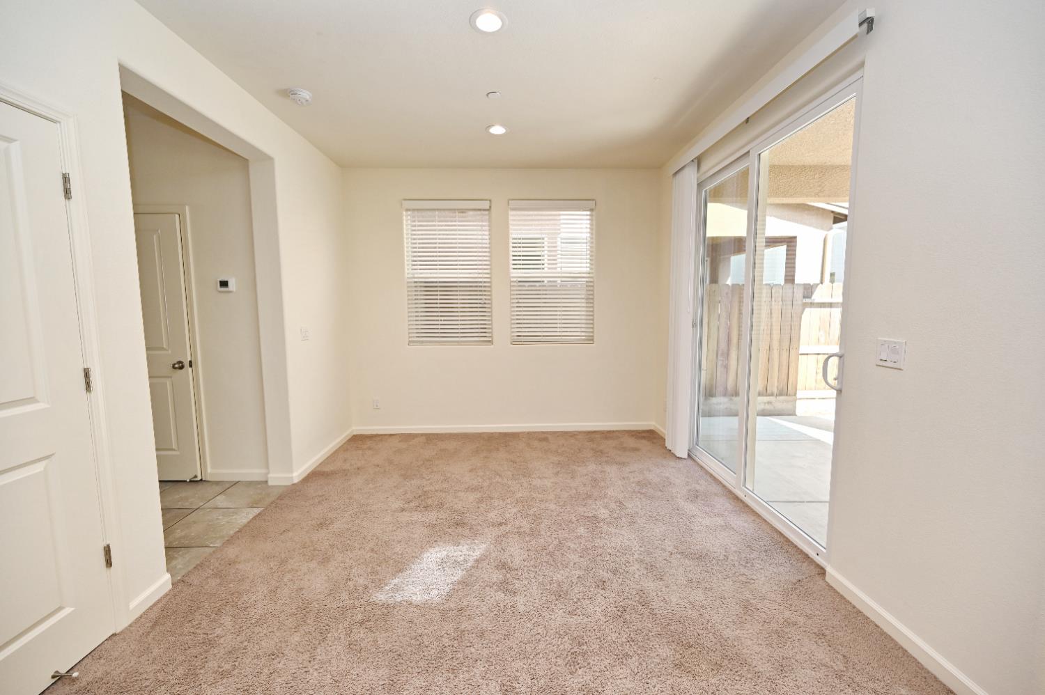6293 E Valley Edge Dr, Fresno, CA 93727