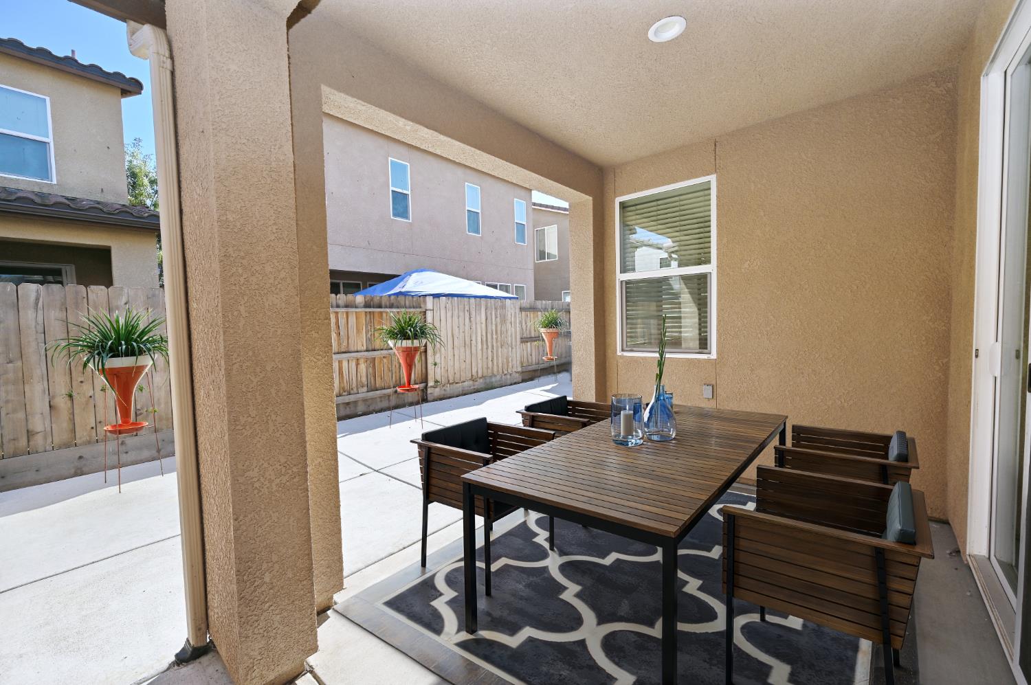 6293 E Valley Edge Dr, Fresno, CA 93727
