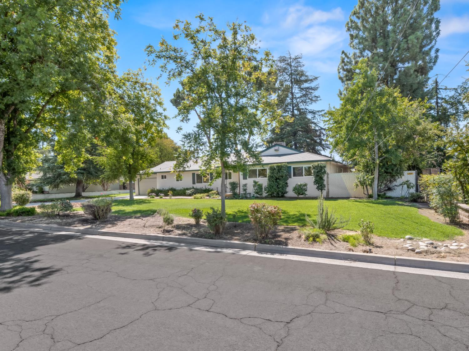 4526 E Santa Ana Ave, Fresno, CA 93726