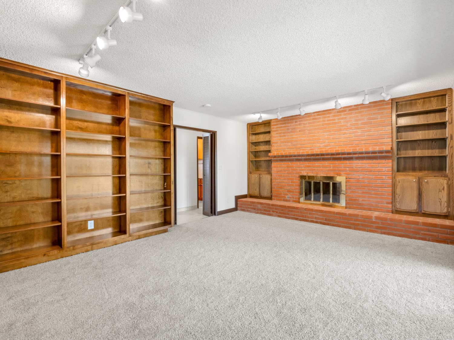 4526 E Santa Ana Ave, Fresno, CA 93726