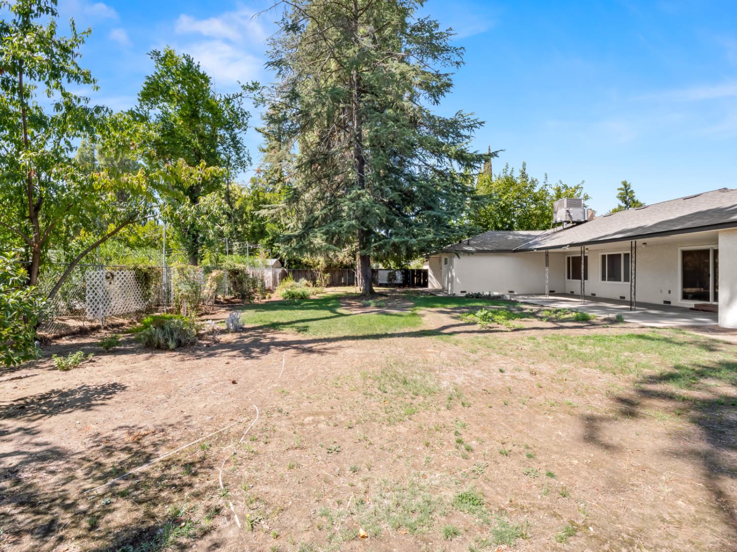 4526 E Santa Ana Ave, Fresno, CA 93726