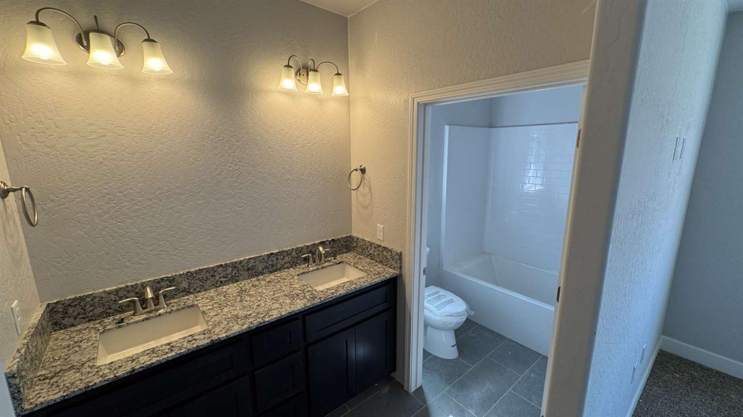 120 E Pitt Ave, Fresno, CA 93706