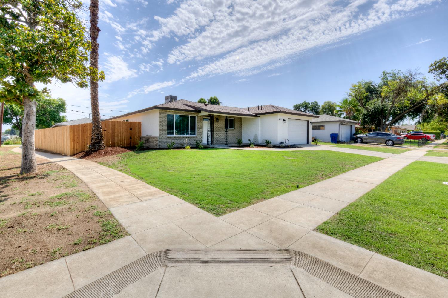 3992 N Briarwood Ave, Fresno, CA 93705