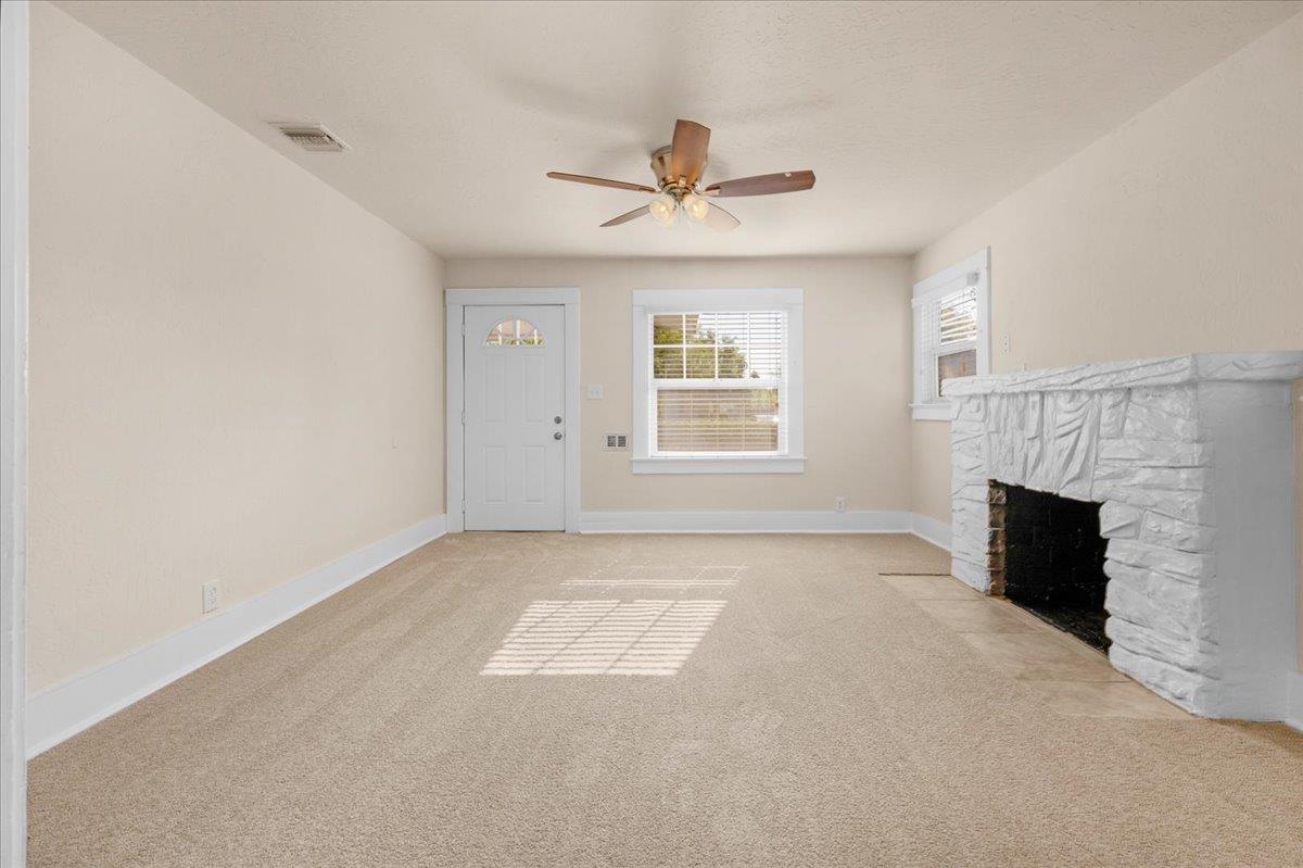 1905 N Vagedes, Fresno, CA 93705