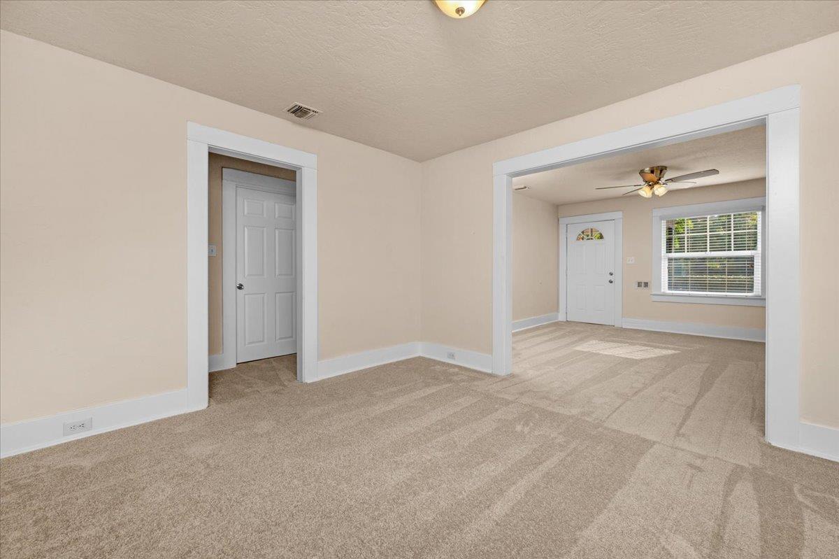 1905 N Vagedes, Fresno, CA 93705