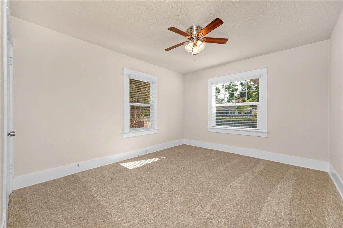 1905 N Vagedes, Fresno, CA 93705
