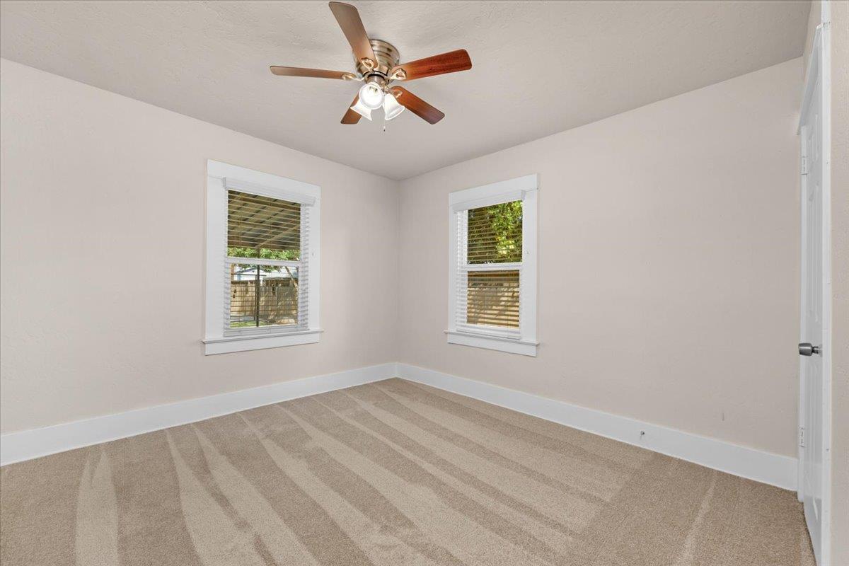 1905 N Vagedes, Fresno, CA 93705