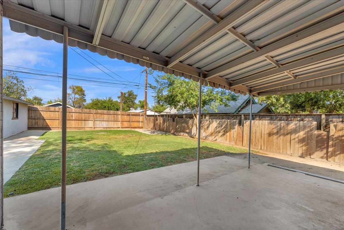 1905 N Vagedes, Fresno, CA 93705