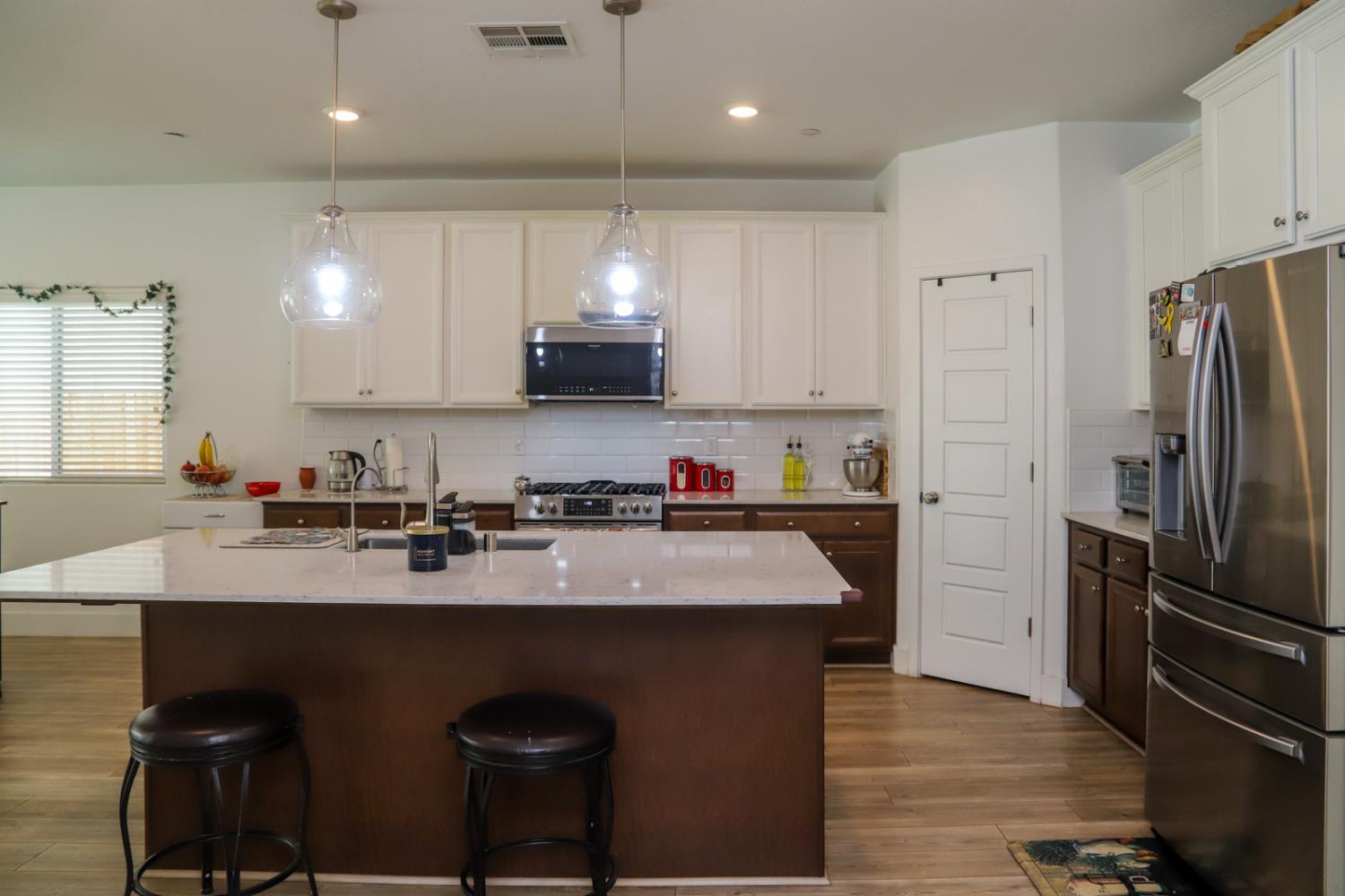 7099 W Whitman Ave, Fresno, CA 93723