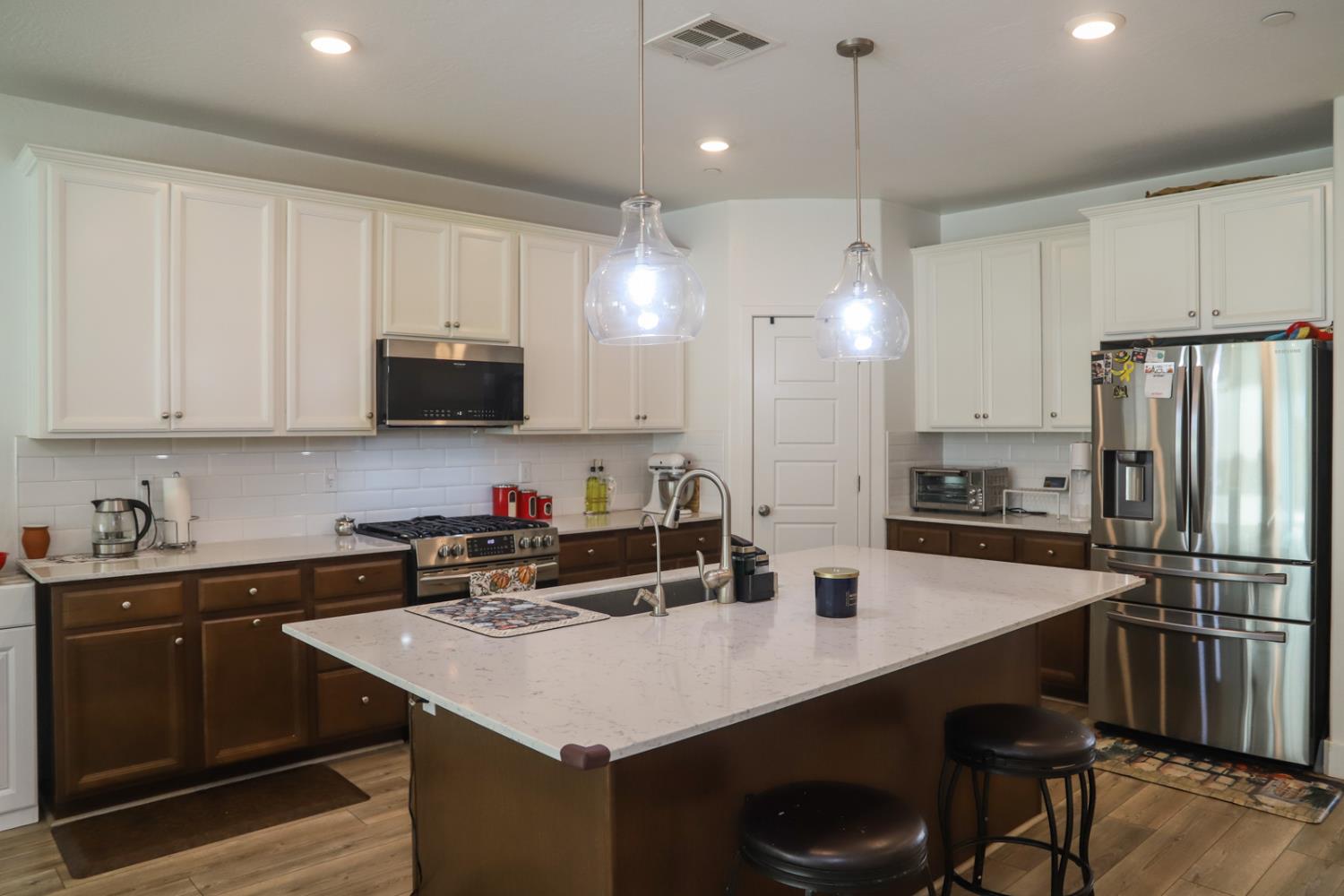 7099 W Whitman Ave, Fresno, CA 93723