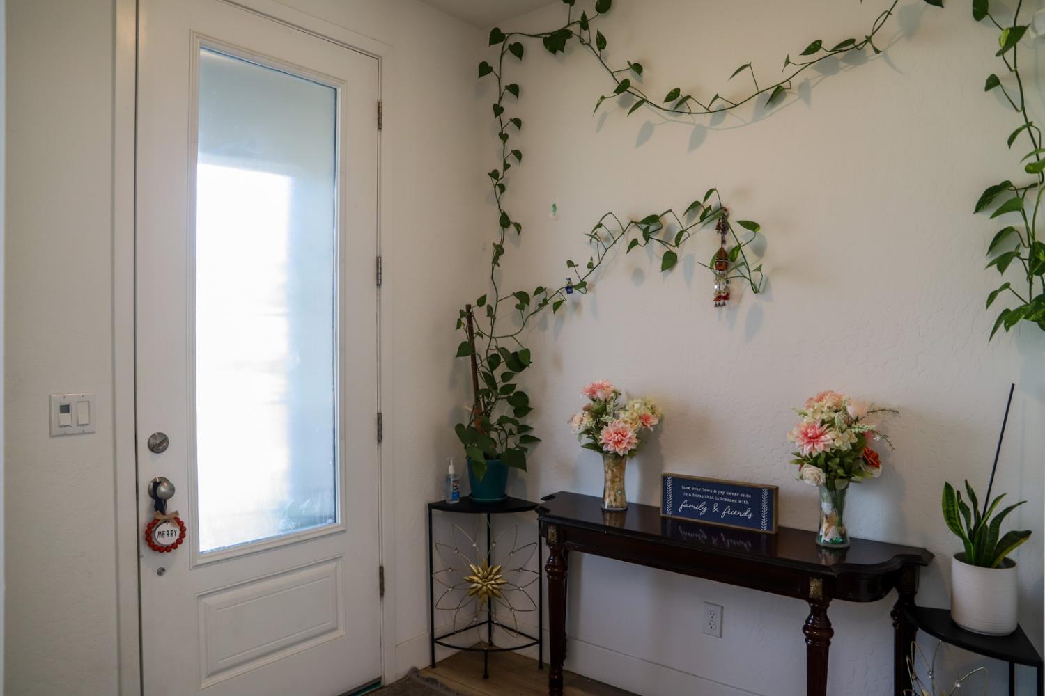 7099 W Whitman Ave, Fresno, CA 93723