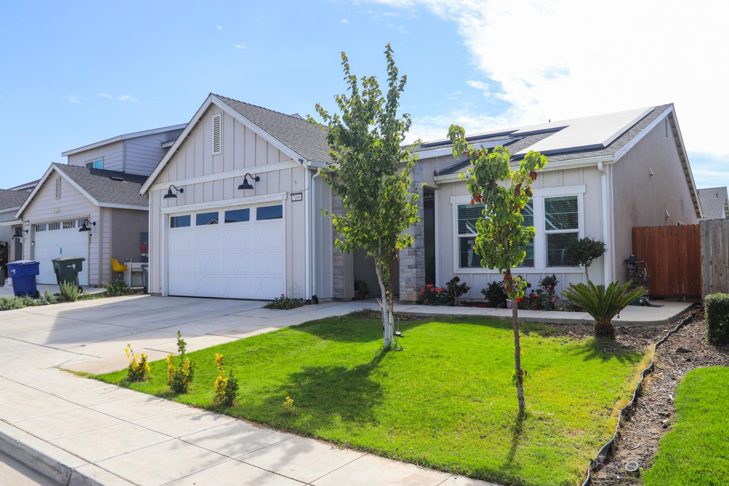 7099 W Whitman Ave, Fresno, CA 93723