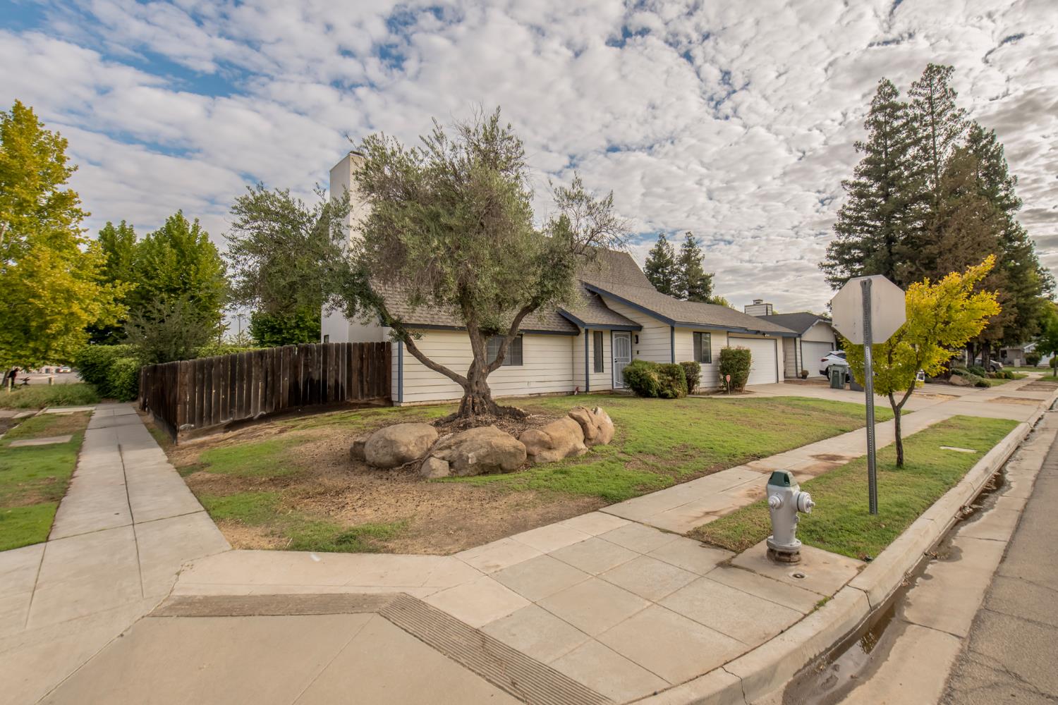 4386 Magill Ave, Fresno, CA 93722
