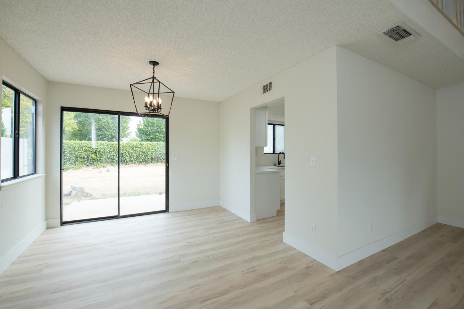 4386 Magill Ave, Fresno, CA 93722