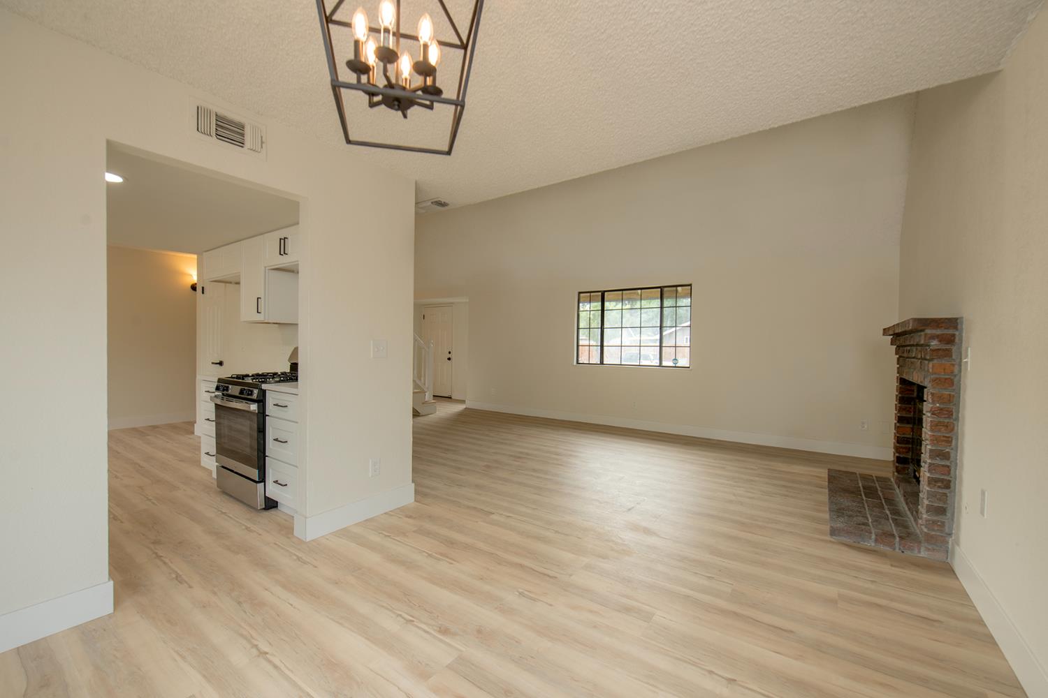 4386 Magill Ave, Fresno, CA 93722