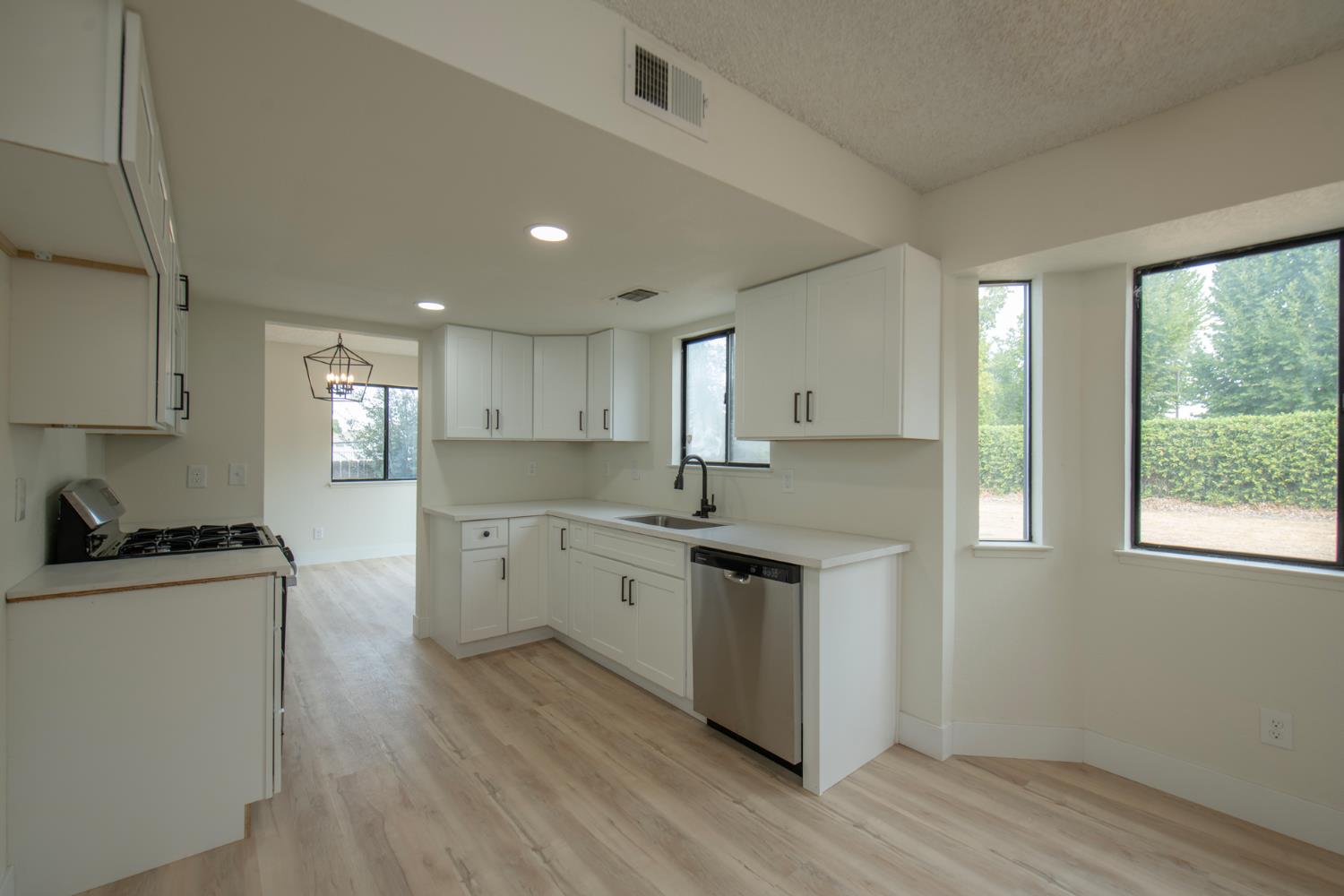4386 Magill Ave, Fresno, CA 93722