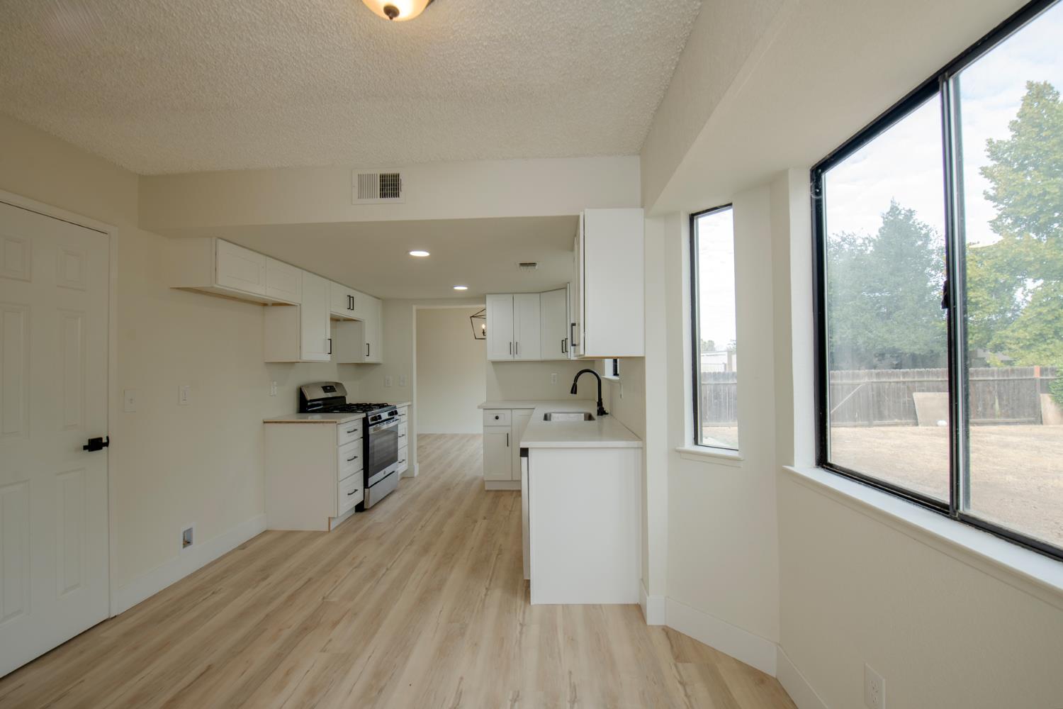 4386 Magill Ave, Fresno, CA 93722